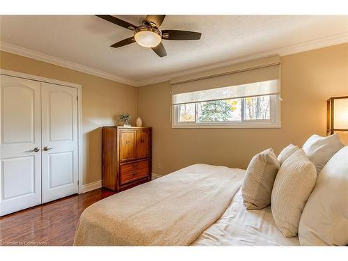 2013 Mountain Grove Avenue, Burlington, ON - Indoor Photo Showing Bedroom