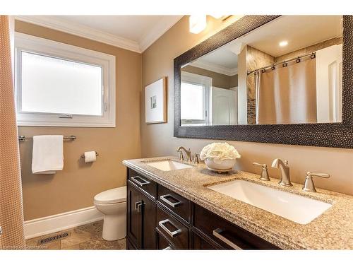 2013 Mountain Grove Avenue, Burlington, ON - Indoor Photo Showing Bathroom