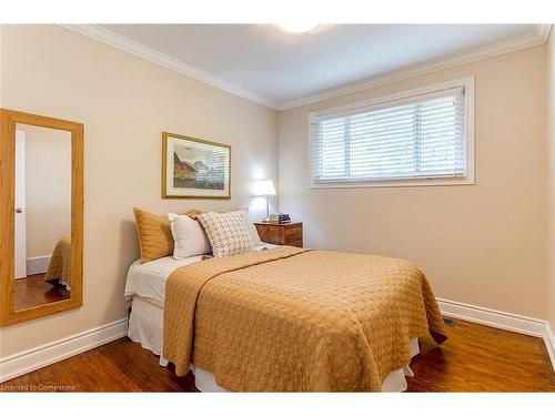 2013 Mountain Grove Avenue, Burlington, ON - Indoor Photo Showing Bedroom