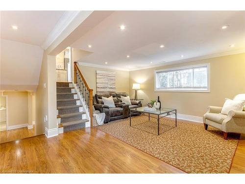 2013 Mountain Grove Avenue, Burlington, ON - Indoor Photo Showing Living Room