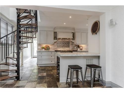 1041 Plains View Avenue, Burlington, ON - Indoor Photo Showing Kitchen With Upgraded Kitchen