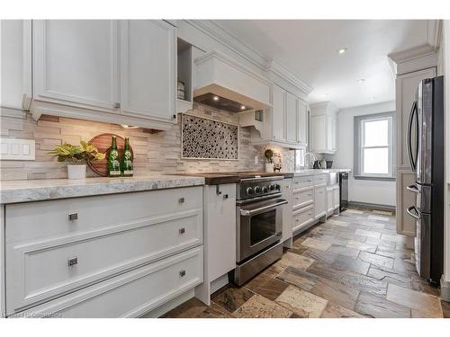 1041 Plains View Avenue, Burlington, ON - Indoor Photo Showing Kitchen With Upgraded Kitchen