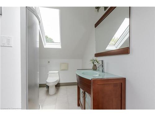 1041 Plains View Avenue, Burlington, ON - Indoor Photo Showing Bathroom