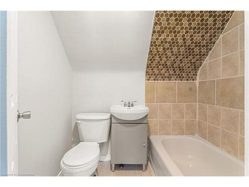 115 Lancaster Street W, Kitchener, ON - Indoor Photo Showing Bathroom