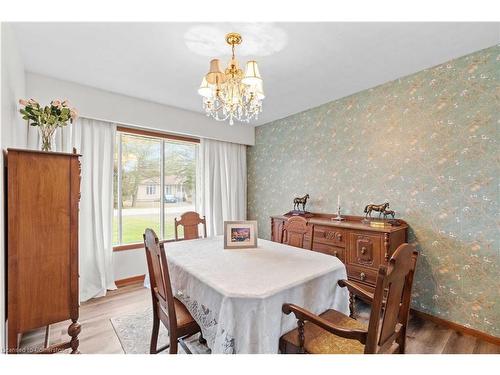 1408 Edgewood Road, Hamilton, ON - Indoor Photo Showing Dining Room