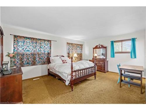 1408 Edgewood Road, Hamilton, ON - Indoor Photo Showing Bedroom