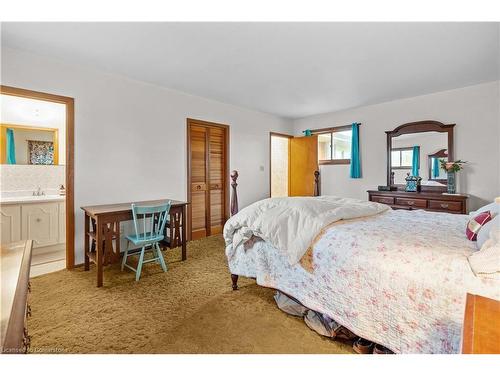 1408 Edgewood Road, Hamilton, ON - Indoor Photo Showing Bedroom