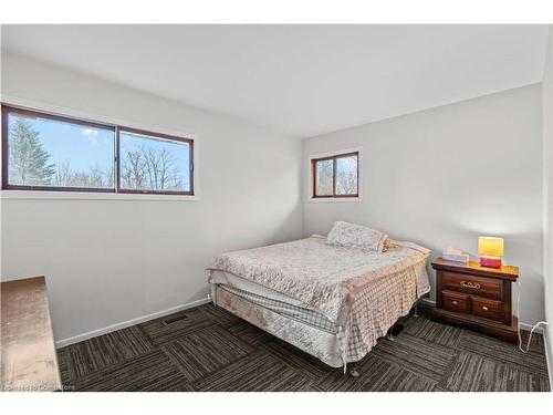 1408 Edgewood Road, Hamilton, ON - Indoor Photo Showing Bedroom