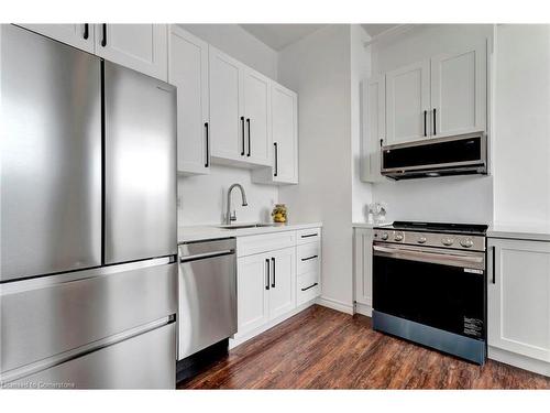 409-90 Colborne Street, Brantford, ON - Indoor Photo Showing Kitchen With Stainless Steel Kitchen