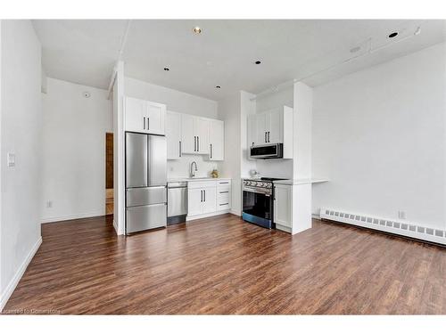 409-90 Colborne Street, Brantford, ON - Indoor Photo Showing Kitchen With Stainless Steel Kitchen