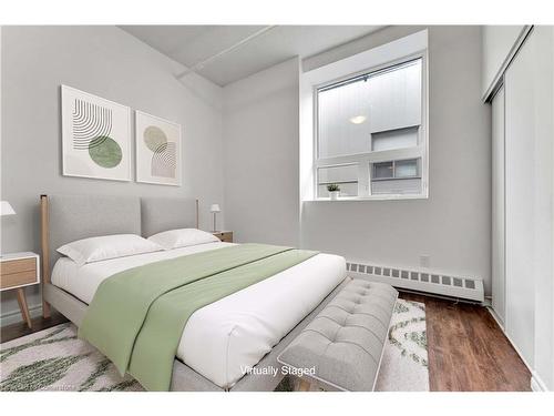 409-90 Colborne Street, Brantford, ON - Indoor Photo Showing Bedroom