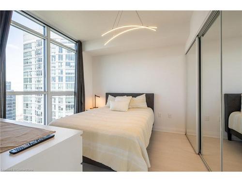 2302-30 Gibbs Road, Etobicoke, ON - Indoor Photo Showing Bedroom