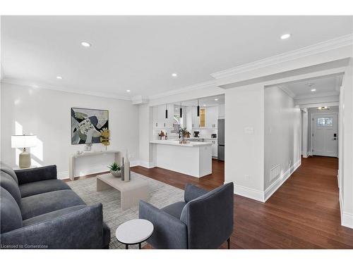 122 Cross Street W, Dunnville, ON - Indoor Photo Showing Living Room