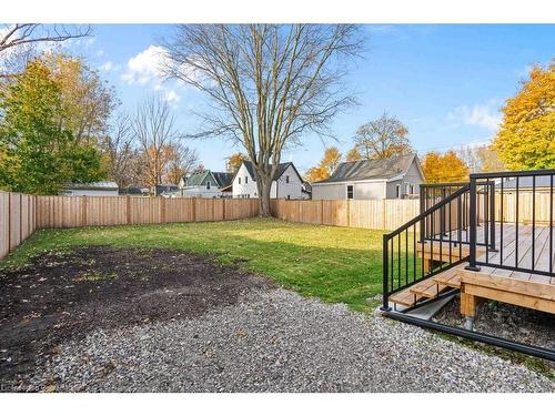 122 Cross Street W, Dunnville, ON - Outdoor With Backyard