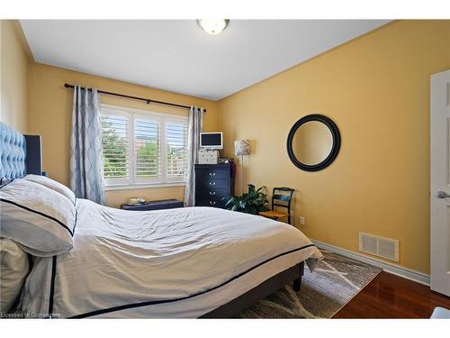 99 Willowlanding Court, Welland, ON - Indoor Photo Showing Bedroom