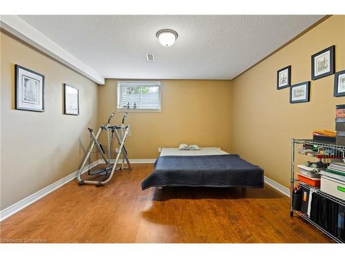 99 Willowlanding Court, Welland, ON - Indoor Photo Showing Bedroom