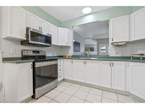 95 Starfish Drive, Mount Hope, ON - Indoor Photo Showing Kitchen