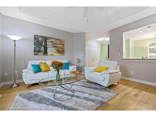 95 Starfish Drive, Mount Hope, ON - Indoor Photo Showing Living Room