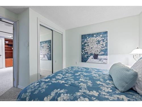 95 Starfish Drive, Mount Hope, ON - Indoor Photo Showing Bedroom