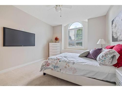 95 Starfish Drive, Mount Hope, ON - Indoor Photo Showing Bedroom