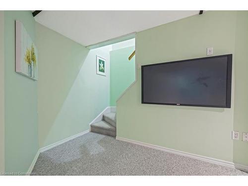 95 Starfish Drive, Mount Hope, ON - Indoor Photo Showing Other Room