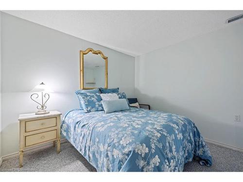 95 Starfish Drive, Mount Hope, ON - Indoor Photo Showing Bedroom