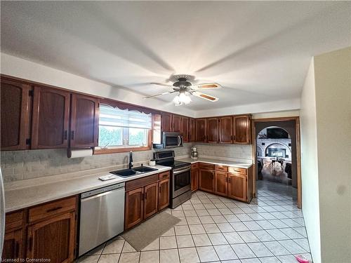 2320 Hendershot Road, Binbrook, ON - Indoor Photo Showing Kitchen With Double Sink