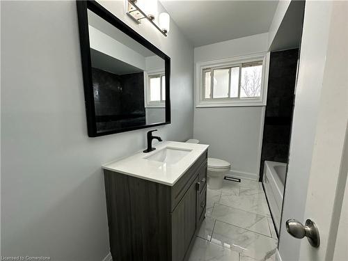 20 Highland Road W, Stoney Creek, ON - Indoor Photo Showing Bathroom