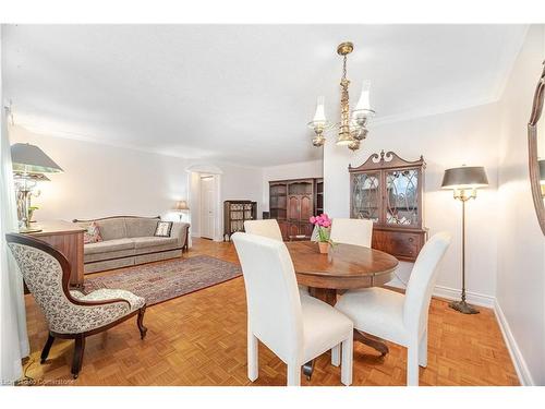 703-335 Mill Road, Etobicoke, ON - Indoor Photo Showing Dining Room