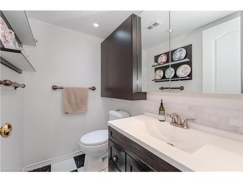 703-335 Mill Road, Etobicoke, ON - Indoor Photo Showing Bathroom