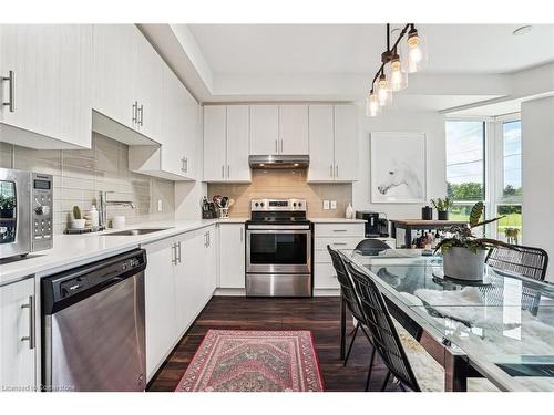 211-320 Plains Road E, Burlington, ON - Indoor Photo Showing Kitchen