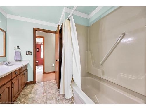 4949 Rainham Road, Selkirk, ON - Indoor Photo Showing Bathroom