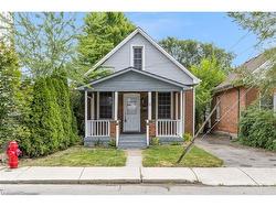 6 Ben Lomond Place  Hamilton, ON L8V 2S7