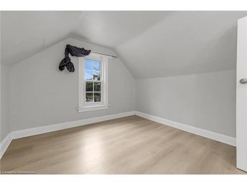 6 Ben Lomond Place, Hamilton, ON - Indoor Photo Showing Other Room