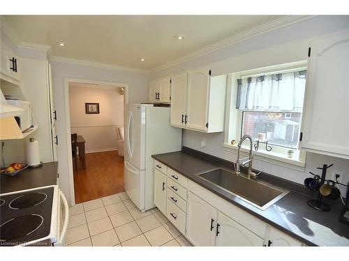 590 Queensdale Avenue E, Hamilton, ON - Indoor Photo Showing Kitchen