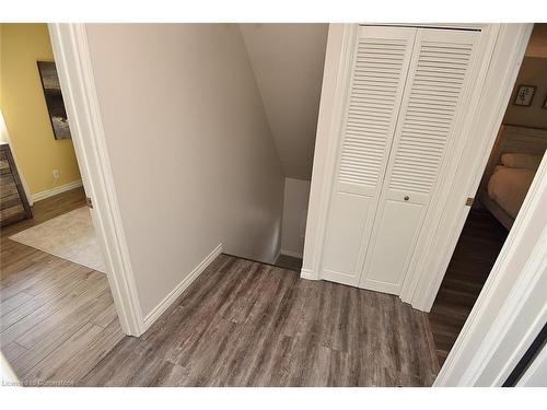 590 Queensdale Avenue E, Hamilton, ON - Indoor Photo Showing Other Room