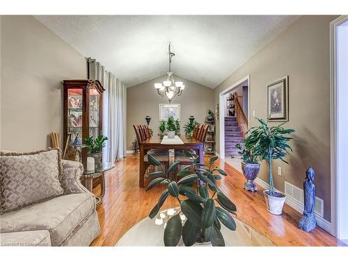 2 Hampshire Place, Stoney Creek, ON - Indoor