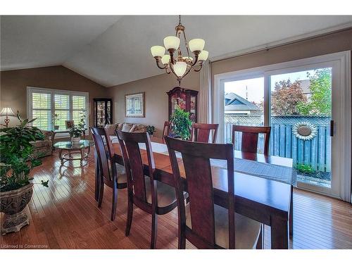 2 Hampshire Place, Stoney Creek, ON - Indoor Photo Showing Dining Room