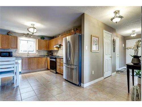 2 Hampshire Place, Stoney Creek, ON - Indoor Photo Showing Kitchen With Stainless Steel Kitchen