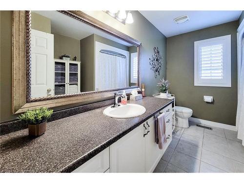 2 Hampshire Place, Stoney Creek, ON - Indoor Photo Showing Bathroom