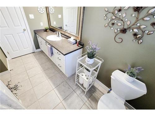 2 Hampshire Place, Stoney Creek, ON - Indoor Photo Showing Bathroom