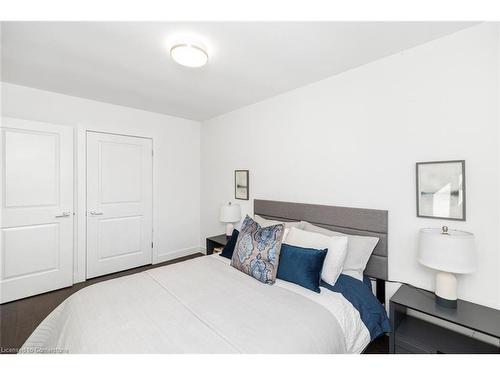 273 Bonaventure Drive, Hamilton, ON - Indoor Photo Showing Bedroom