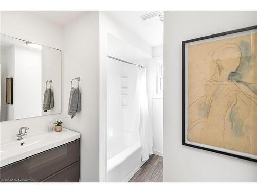 273 Bonaventure Drive, Hamilton, ON - Indoor Photo Showing Bathroom