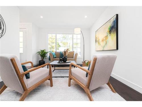 273 Bonaventure Drive, Hamilton, ON - Indoor Photo Showing Living Room