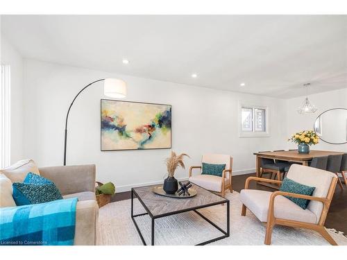 273 Bonaventure Drive, Hamilton, ON - Indoor Photo Showing Living Room