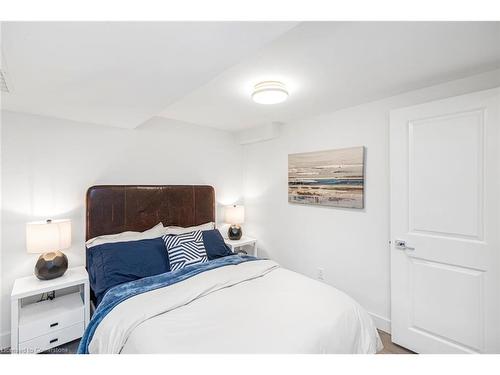 273 Bonaventure Drive, Hamilton, ON - Indoor Photo Showing Bedroom