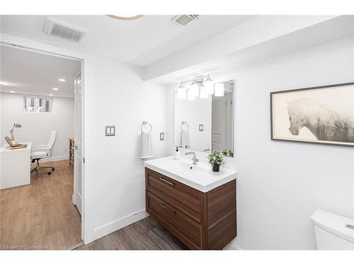 273 Bonaventure Drive, Hamilton, ON - Indoor Photo Showing Bathroom