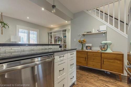 26 Morden Street, Hamilton, ON - Indoor Photo Showing Kitchen