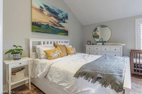 26 Morden Street, Hamilton, ON - Indoor Photo Showing Bedroom