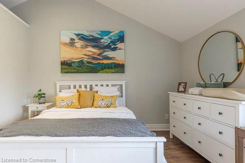 26 Morden Street, Hamilton, ON - Indoor Photo Showing Bedroom